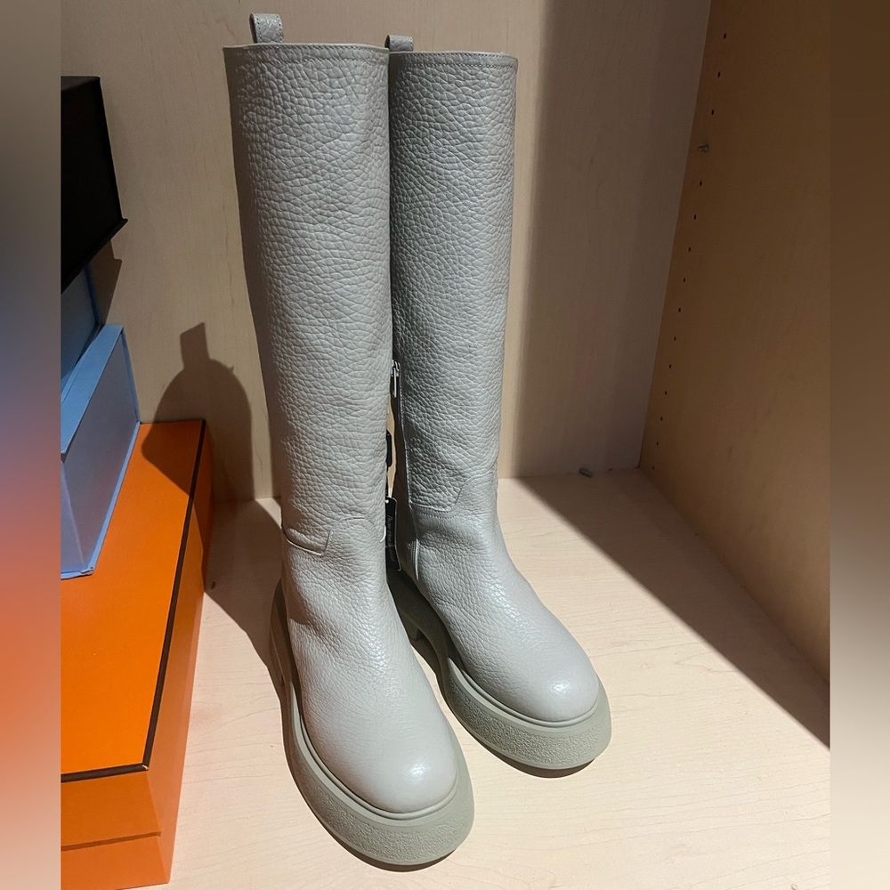 BNWT leather knee high lug sole boots